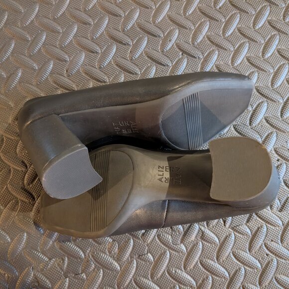 Women's Pumps - Picture 5 of 12